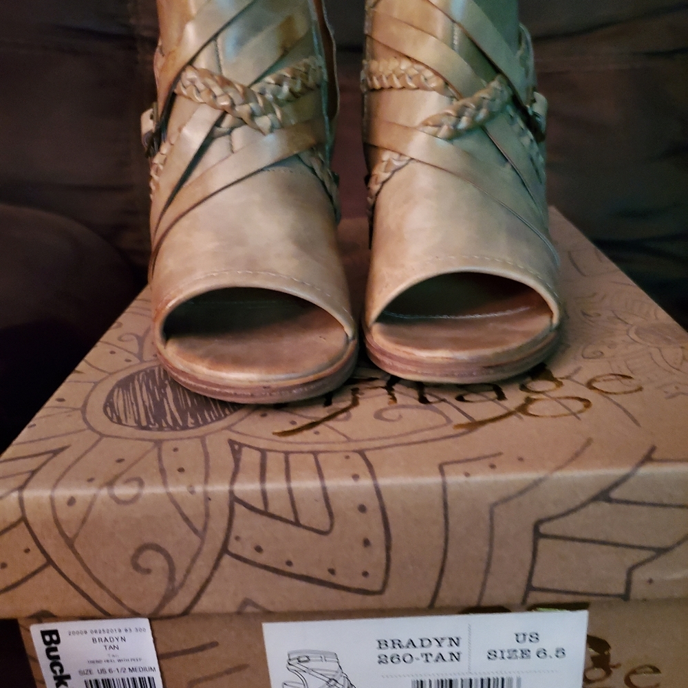 Women's Shoes